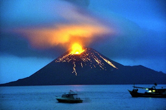 4. Извержение вулкана Тамбора